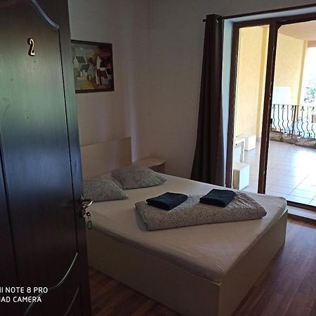 Quik Hotel Брашов Екстериор снимка