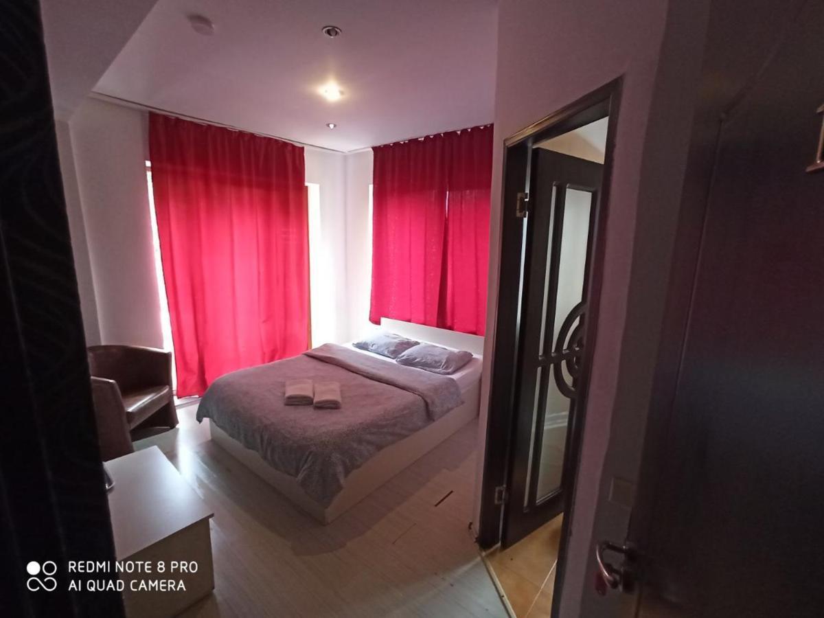 Quik Hotel Брашов Екстериор снимка