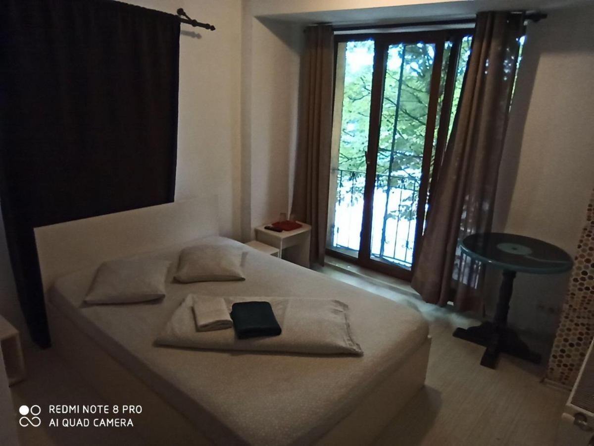 Quik Hotel Брашов Екстериор снимка