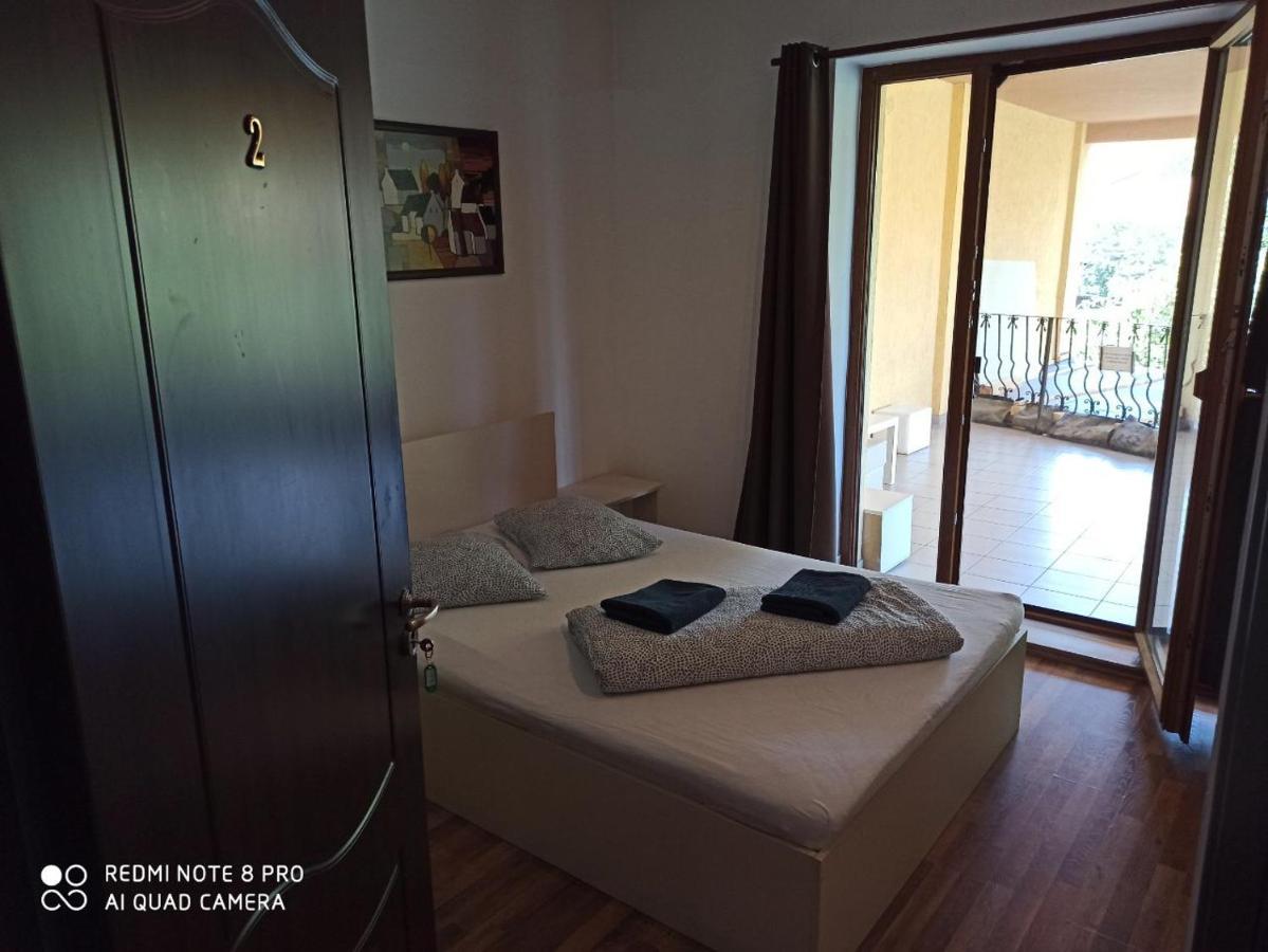 Quik Hotel Брашов Екстериор снимка