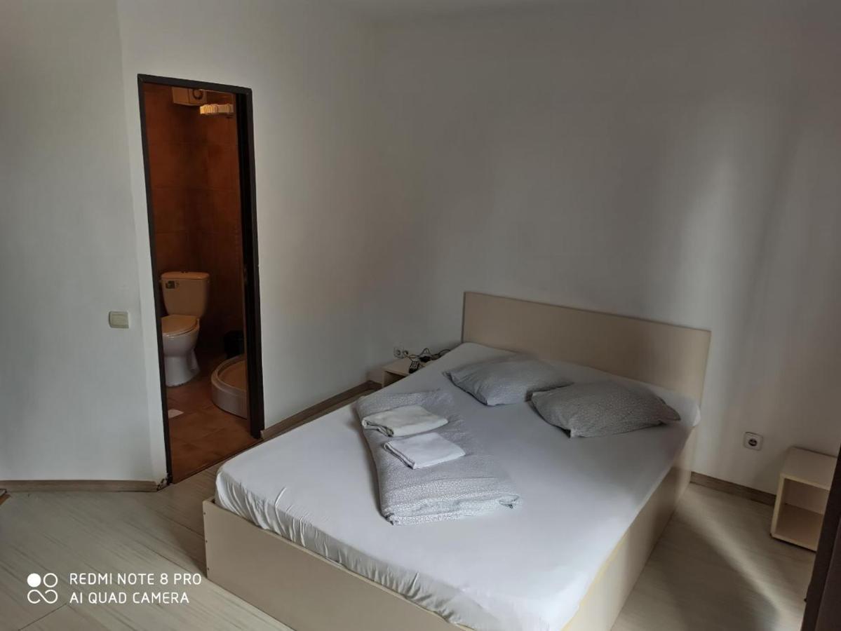 Quik Hotel Брашов Екстериор снимка